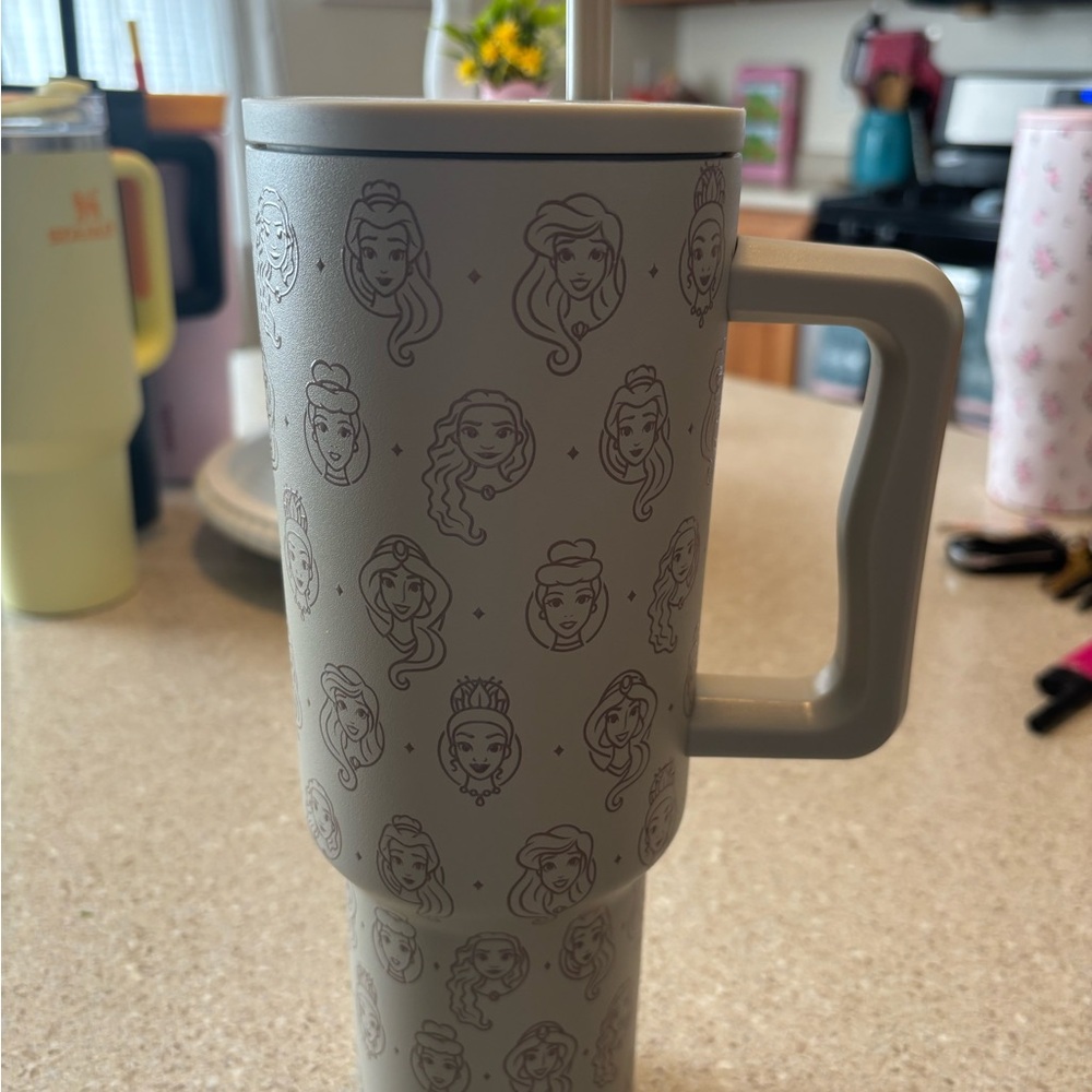 Gray Skull Pattern Mug with Handle